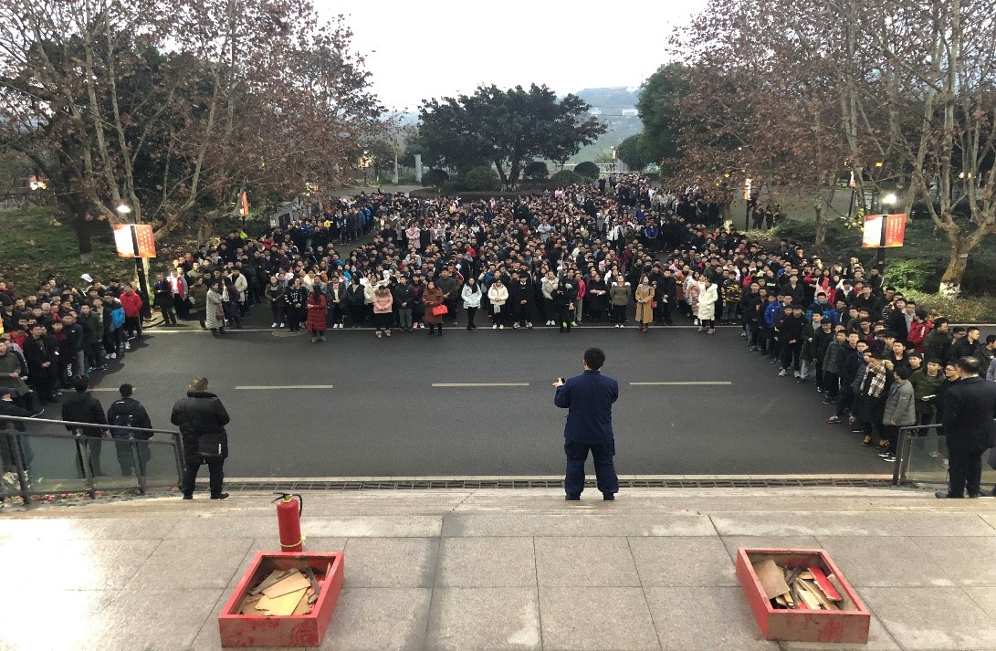 西南大学附属中学2019年消防疏散演练